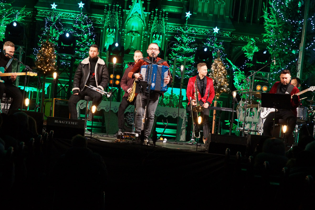 Kostrzanie i Enej zaczarowali mieszkańców magią świąt [WIDEO+FOTO] 